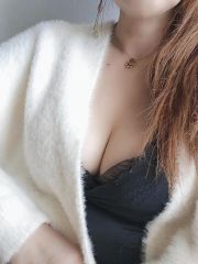 肤白奶大风骚妹子
