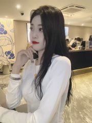 广州性感高颜值肤嫩多汁美女